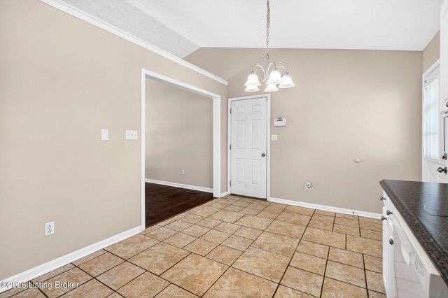 5701 Bartview Ct, Louisville, KY 40229