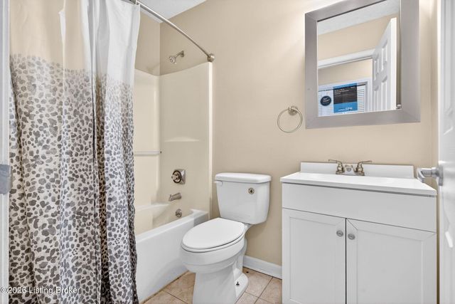 5701 Bartview Ct, Louisville, KY 40229