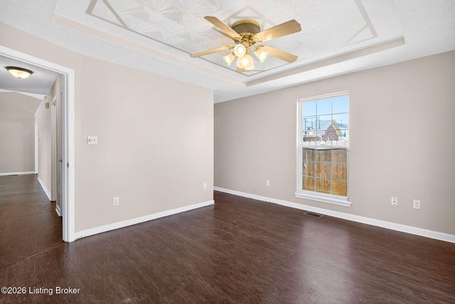 5701 Bartview Ct, Louisville, KY 40229