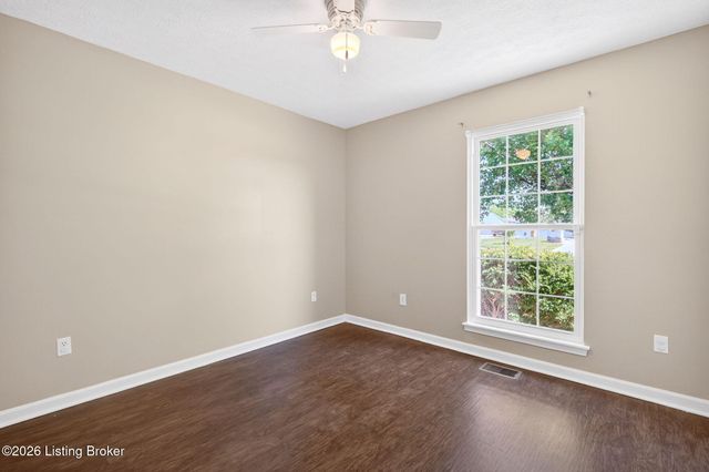 5701 Bartview Ct, Louisville, KY 40229