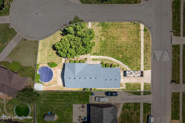 5701 Bartview Ct, Louisville, KY 40229