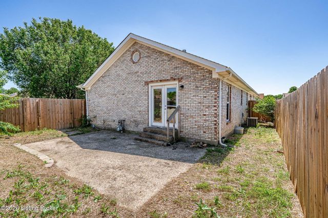 5701 Bartview Ct, Louisville, KY 40229