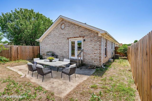 5701 Bartview Ct, Louisville, KY 40229