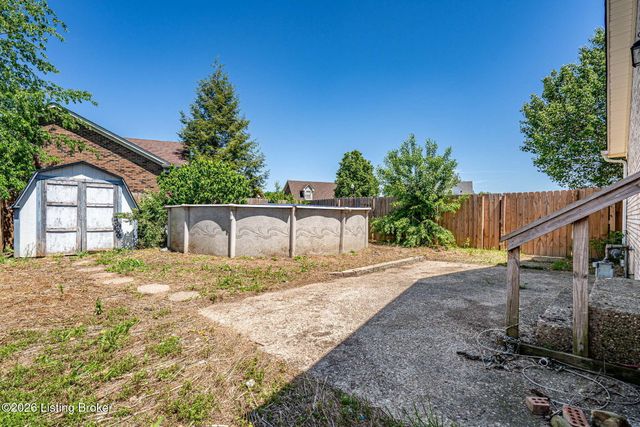 5701 Bartview Ct, Louisville, KY 40229