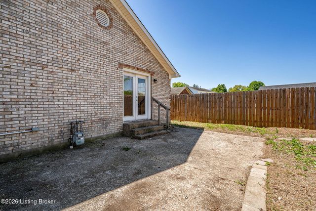 5701 Bartview Ct, Louisville, KY 40229