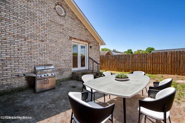 5701 Bartview Ct, Louisville, KY 40229