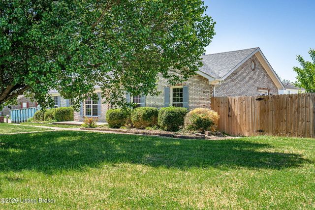 5701 Bartview Ct, Louisville, KY 40229