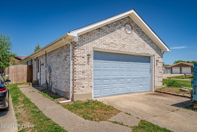 5701 Bartview Ct, Louisville, KY 40229