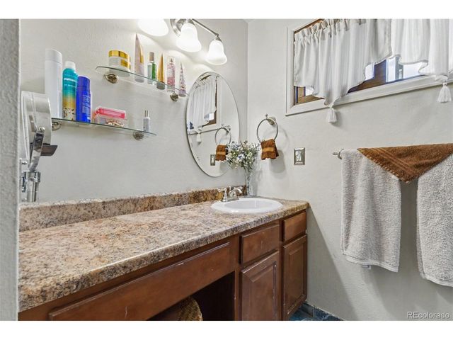 2931 S Lansing Way, Aurora, CO 80014