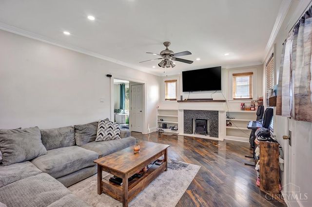 22 Woodsdale Avenue, Cincinnati, OH 45216