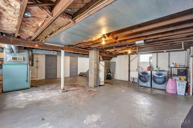 22 Woodsdale Avenue, Cincinnati, OH 45216