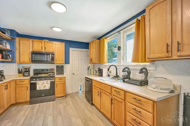 22 Woodsdale Avenue, Cincinnati, OH 45216