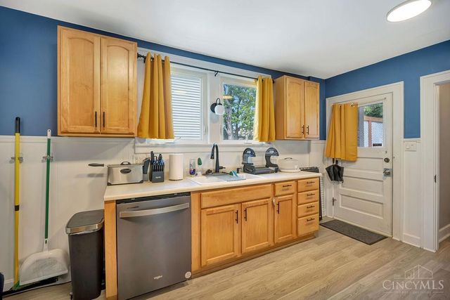 22 Woodsdale Avenue, Cincinnati, OH 45216