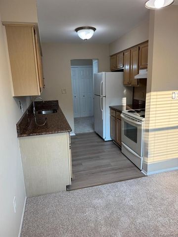 24439 Olde Orchard Street, Novi, MI 48375