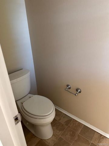 24439 Olde Orchard Street, Novi, MI 48375