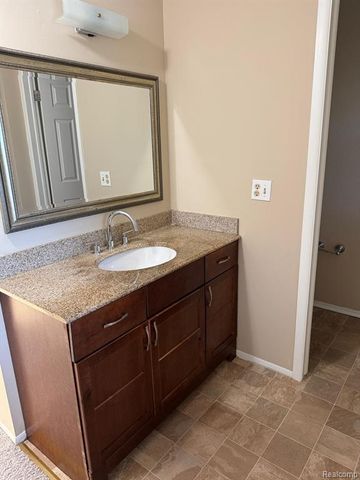 24439 Olde Orchard Street, Novi, MI 48375