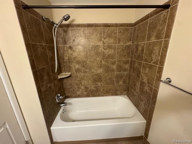 24439 Olde Orchard Street, Novi, MI 48375