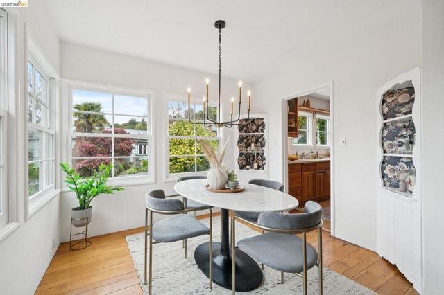 4200 4200 Mountain View Ave, Oakland, CA 94605