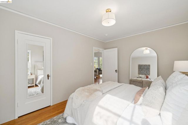 4200 4200 Mountain View Ave, Oakland, CA 94605