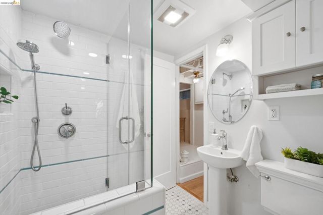 4200 4200 Mountain View Ave, Oakland, CA 94605