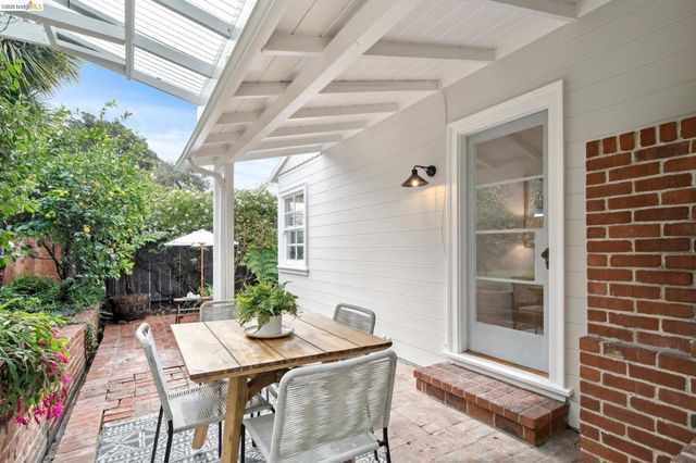 4200 4200 Mountain View Ave, Oakland, CA 94605