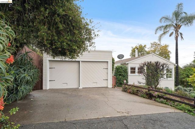 4200 4200 Mountain View Ave, Oakland, CA 94605