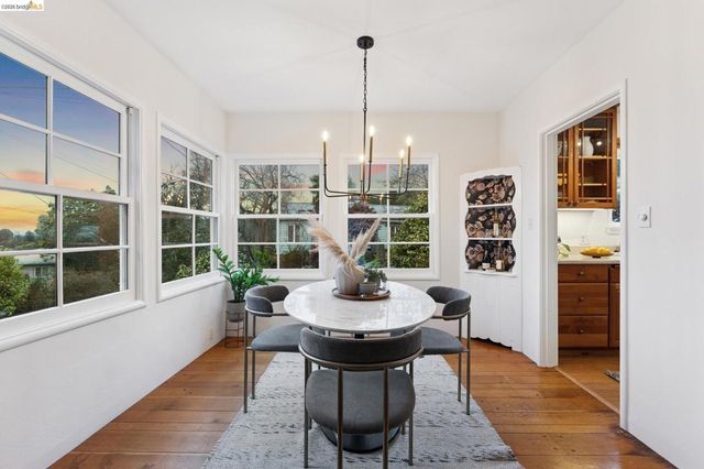 4200 4200 Mountain View Ave, Oakland, CA 94605