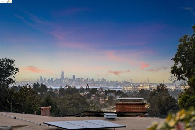 4200 4200 Mountain View Ave, Oakland, CA 94605