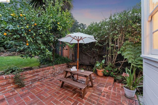 4200 4200 Mountain View Ave, Oakland, CA 94605