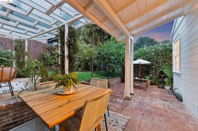 4200 4200 Mountain View Ave, Oakland, CA 94605