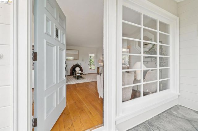 4200 4200 Mountain View Ave, Oakland, CA 94605