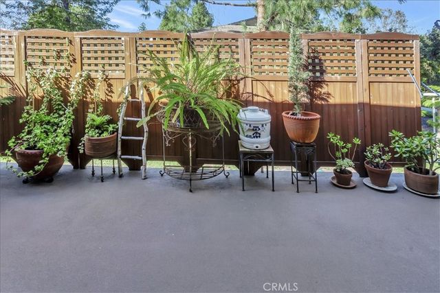 76 Calle Aragon S, Laguna Woods, CA 92637