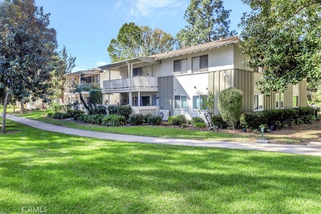 76 Calle Aragon S, Laguna Woods, CA 92637