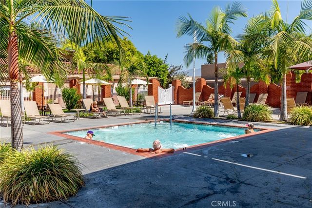 76 Calle Aragon S, Laguna Woods, CA 92637