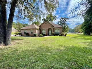 1902 N Fourth St, Longview, TX 75601