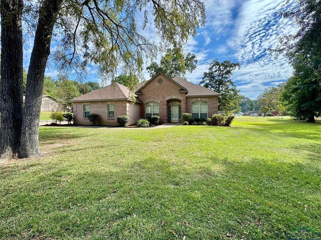 1902 N Fourth St, Longview, TX 75601