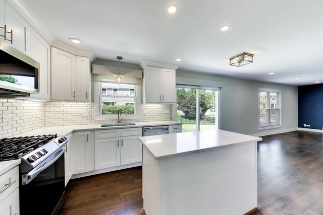 5502 Groveside Lane, Rolling Meadows, IL 60008