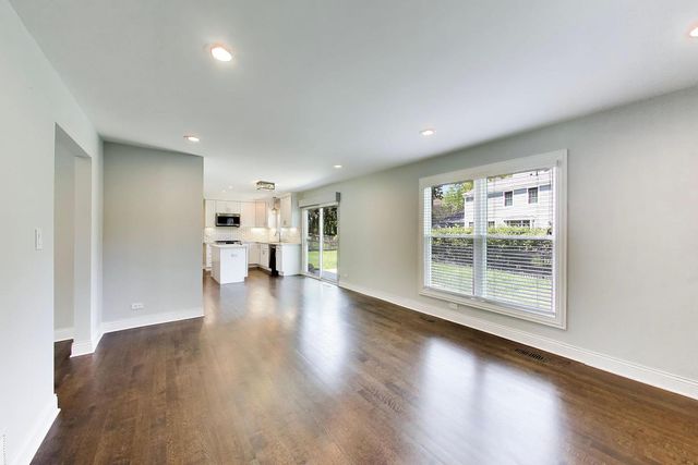 5502 Groveside Lane, Rolling Meadows, IL 60008