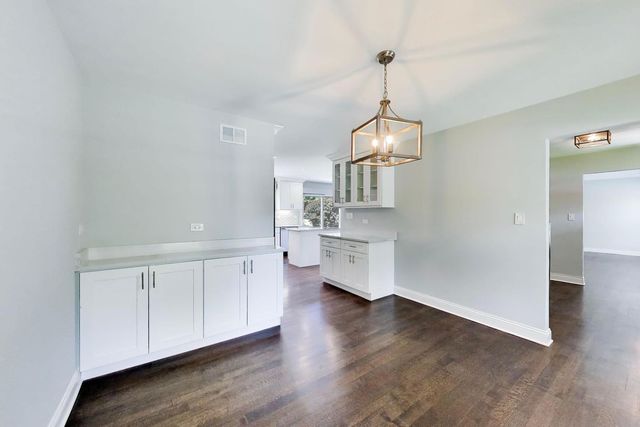 5502 Groveside Lane, Rolling Meadows, IL 60008