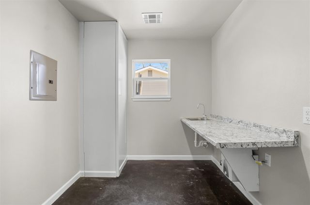 620 E 6th Ave, Belton, TX 76513