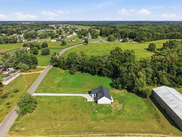 1741 Old Highway 52, Lafayette, TN 37083