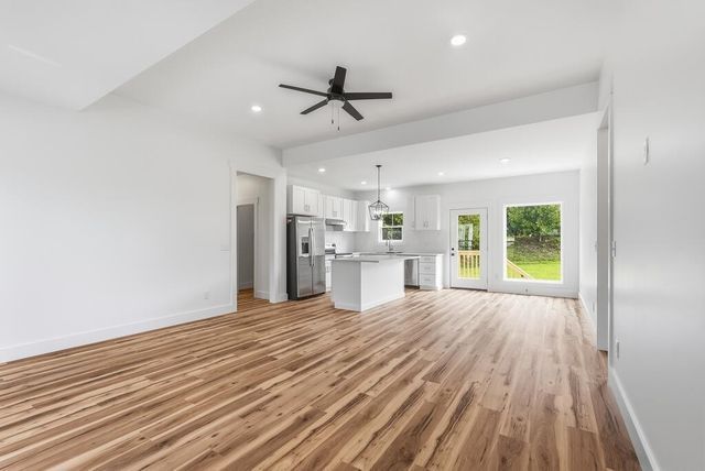 1741 Old Highway 52, Lafayette, TN 37083