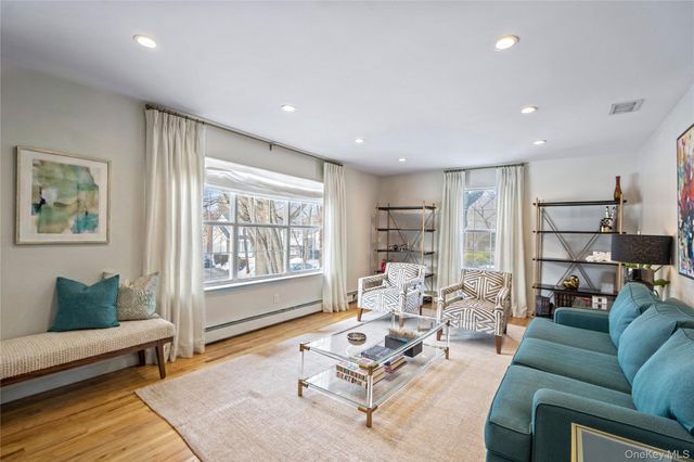 34 Wooleys Lane, Great Neck, NY 11023