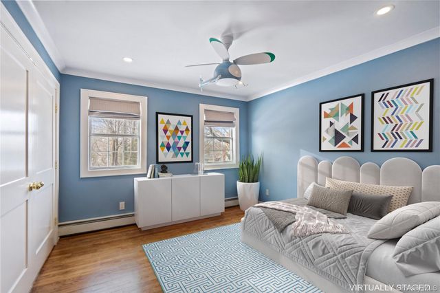 34 Wooleys Lane, Great Neck, NY 11023