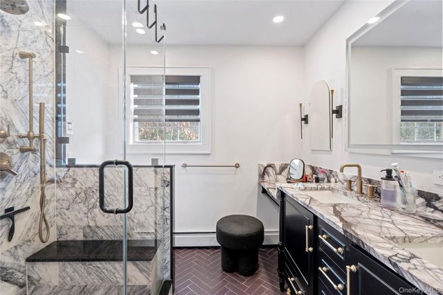 34 Wooleys Lane, Great Neck, NY 11023