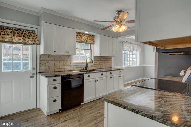 11 S 3RD ST, Dillsburg, PA 17019