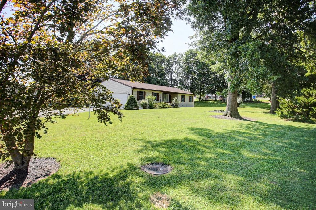 Image 2 of property listing at 11 S 3RD ST, Dillsburg, PA 17019