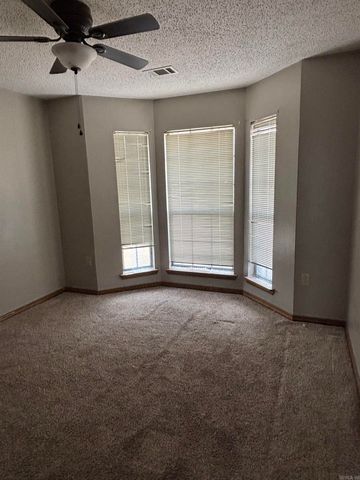 2305 NW meadowlake, Conway, AR 72032