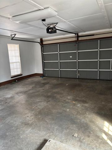 2305 NW meadowlake, Conway, AR 72032