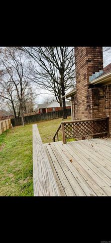 2305 NW meadowlake, Conway, AR 72032